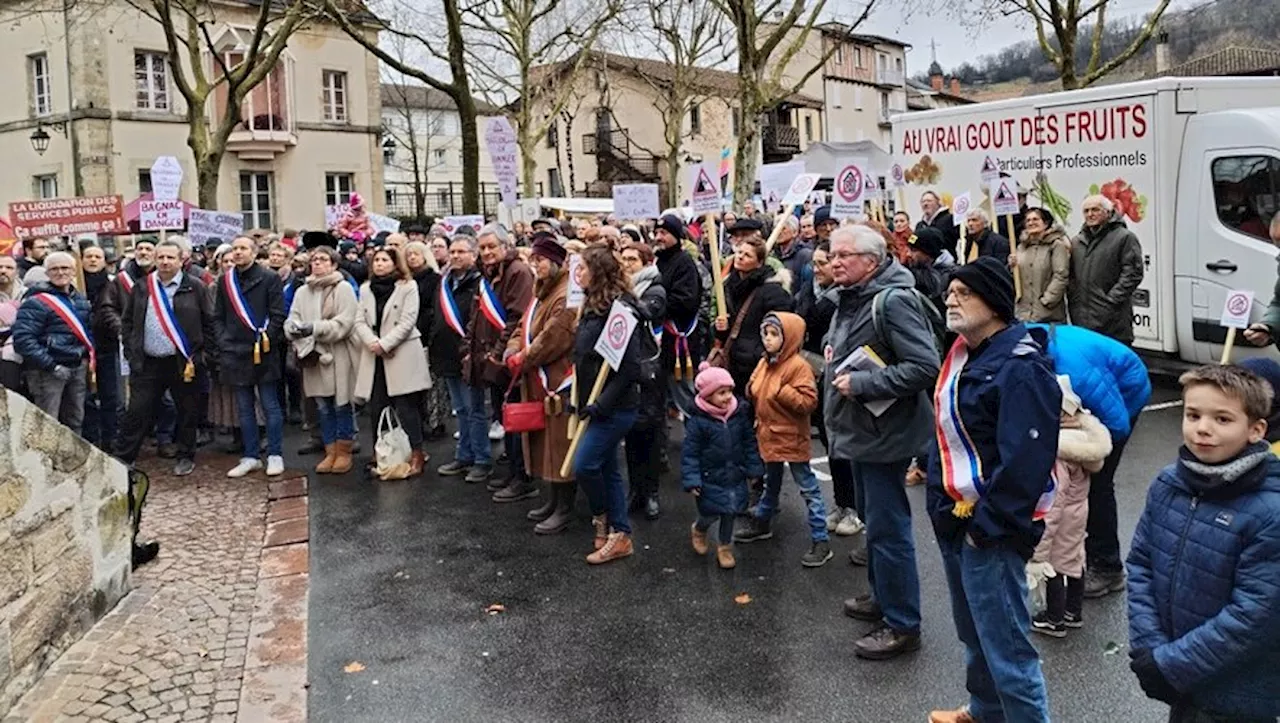 Près de 200 manifestants réunis à Figeac pour sauver les écoles du Célé et du Haut-Ségala