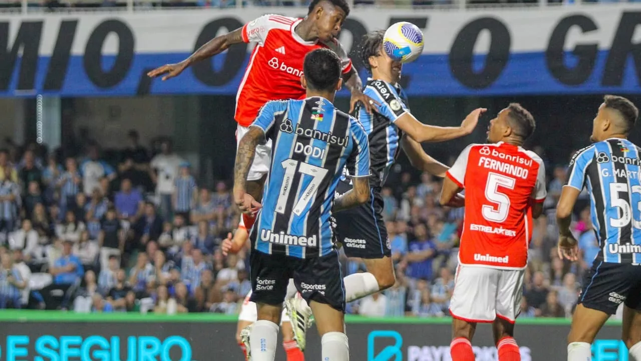 Grêmio e Inter se Preparam para o Gre-Nal 444 com Escalações Surpreendentes