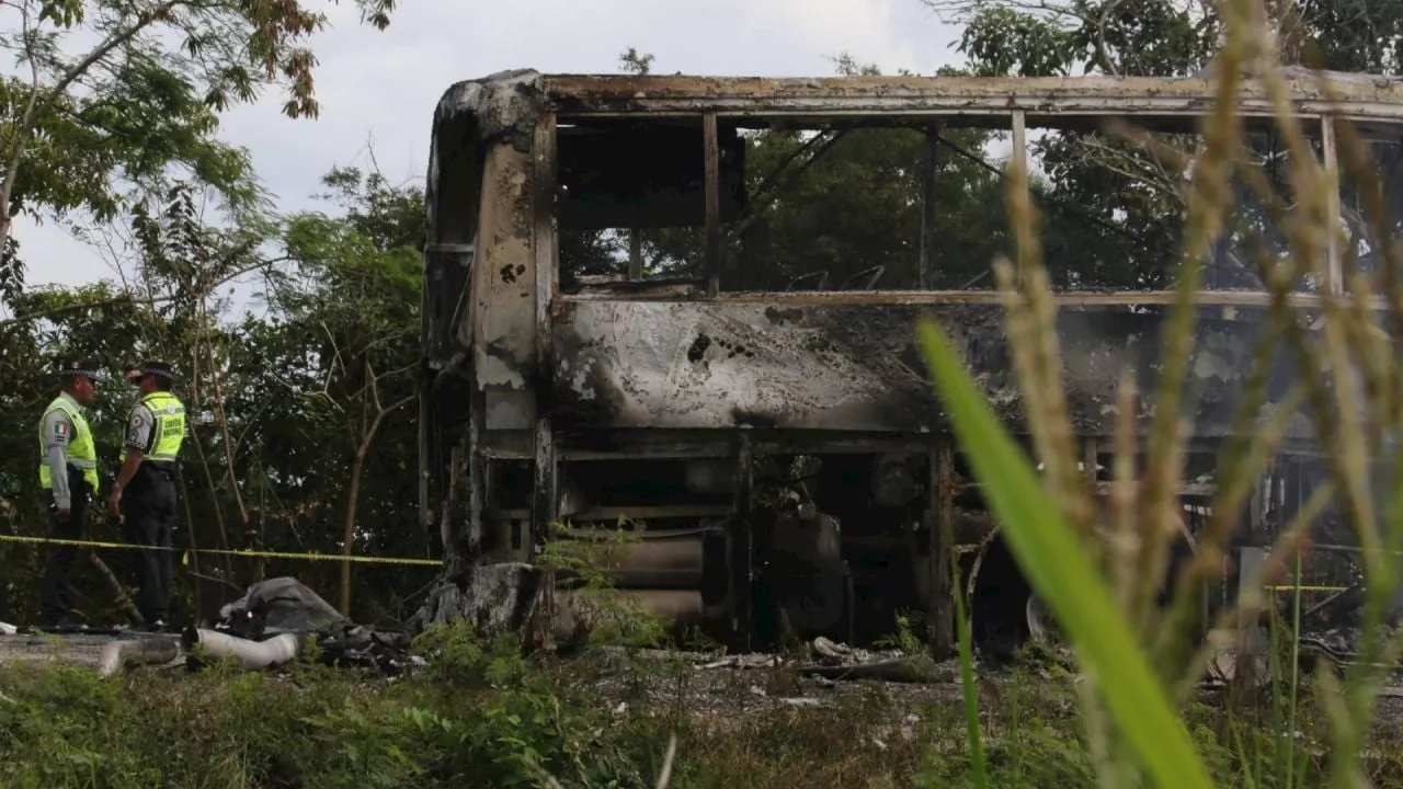 Accidente de autobús en Campeche deja al menos 30 muertos