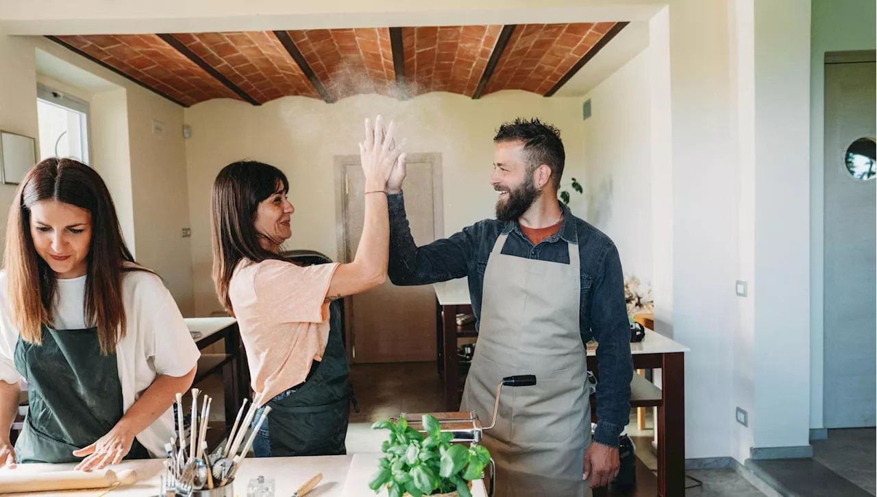 San Valentino in Cucina: Lezioni di Coppia per un Giorno Romantico