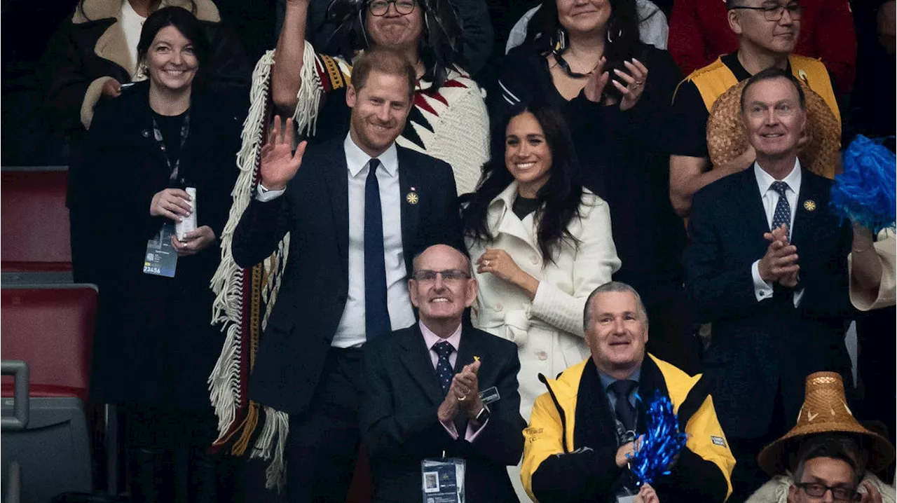 Harry and Meghan Cheer on Team UK at Invictus Games Opening Ceremony