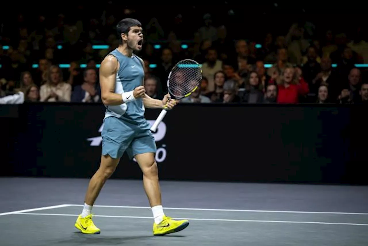 Carlos Alcaraz domine Hubert Hurkacz et affrontera Alex de Minaur en finale à Rotterdam