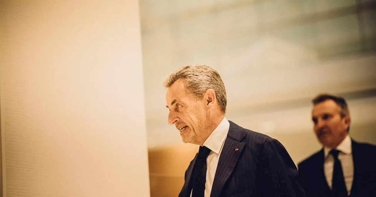 Nicolas Sarkozy met entre parenthèses ses activités publiques