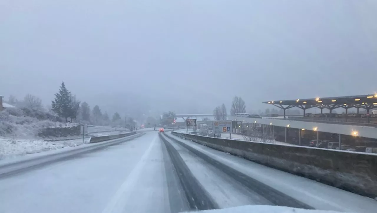 La Neige Retourne en Aveyron, Complique les Conditions de Circulation