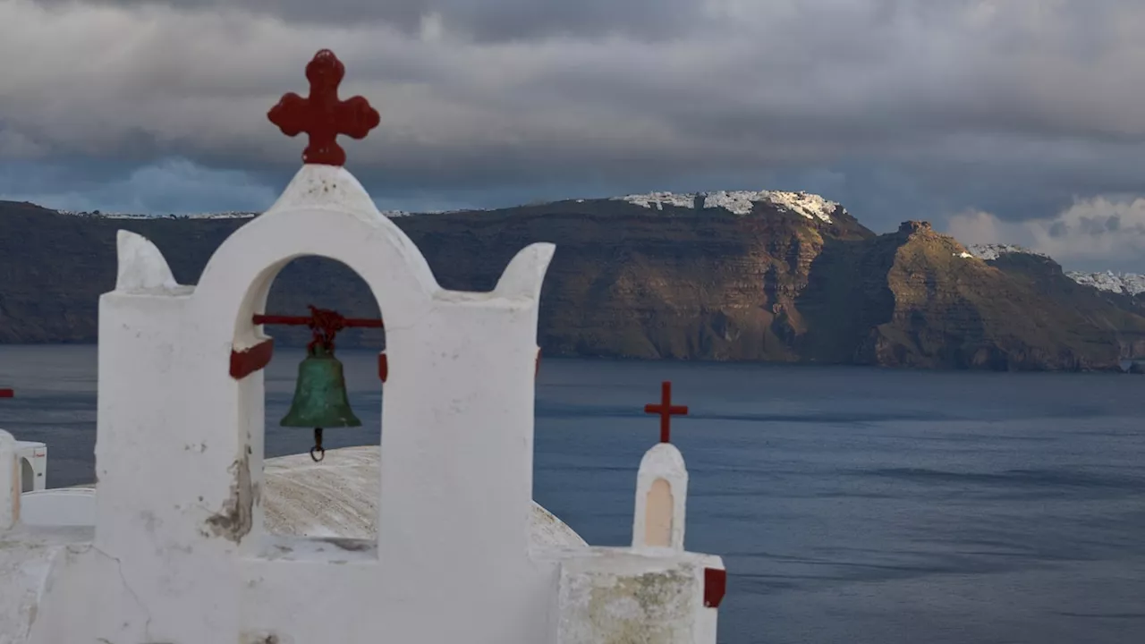 Scientists Baffled by Earthquake Swarm Shaking Santorini