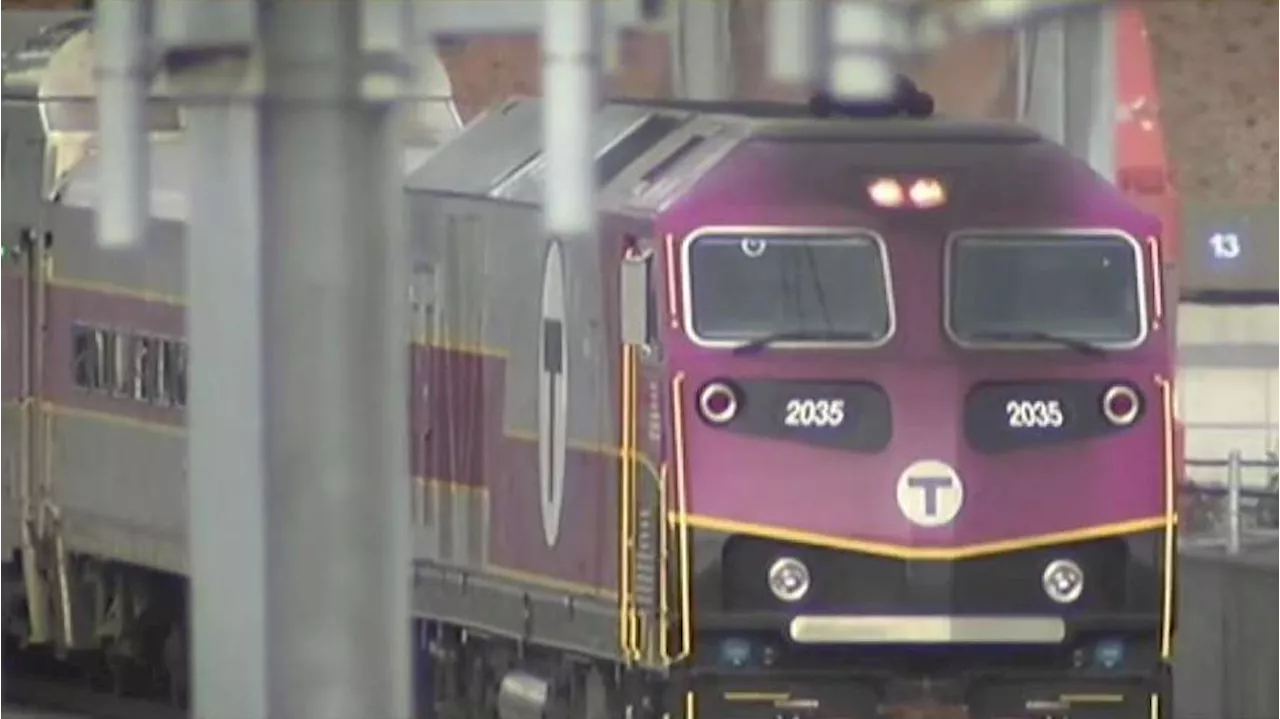 Minor train derailment near Boston's South Station delays MBTA Commuter Rail, Amtrak