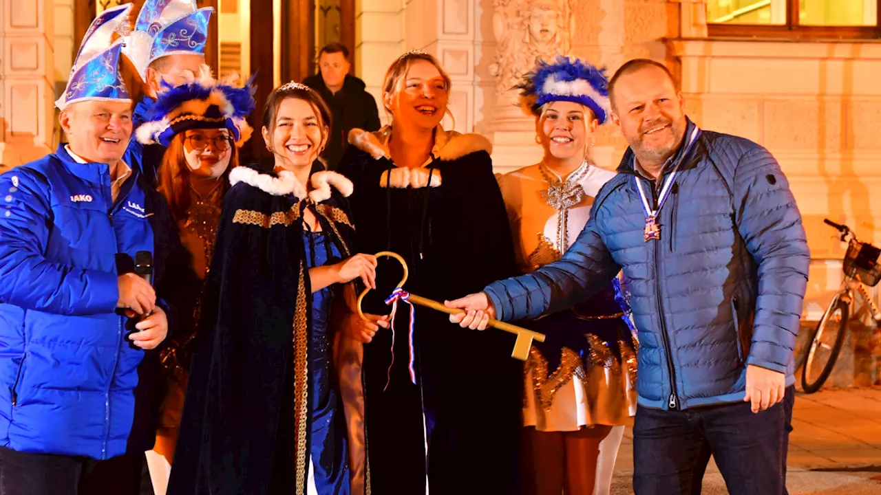 „Für mich überraschend“: Prinzessinnen-Paar regiert den Fasching