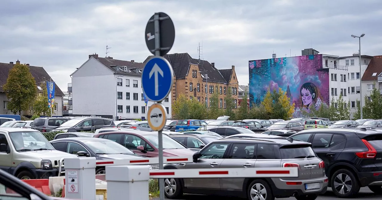 Drei Ratsfraktionen schlagen Konzepte für die Zukunft des Parkplatzgeländes Florianstraße vor