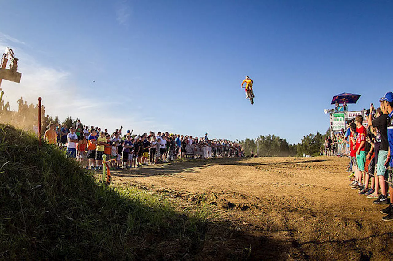 MX Masters in Ried: Höhenflug über Lehmboden