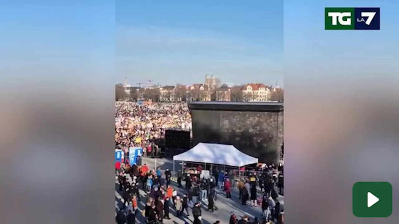 Monaco di Baviera, 200 mila persone in piazza contro l'estrema destra di Afd