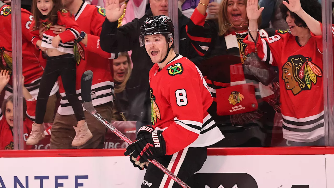 Donato stars as Blackhawks beat slumping Predators