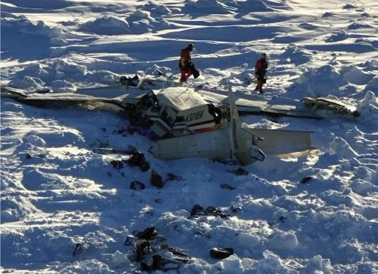 Mal tiempo presiona a las autoridades de Alaska en rescate de cuerpos de avioneta siniestrada