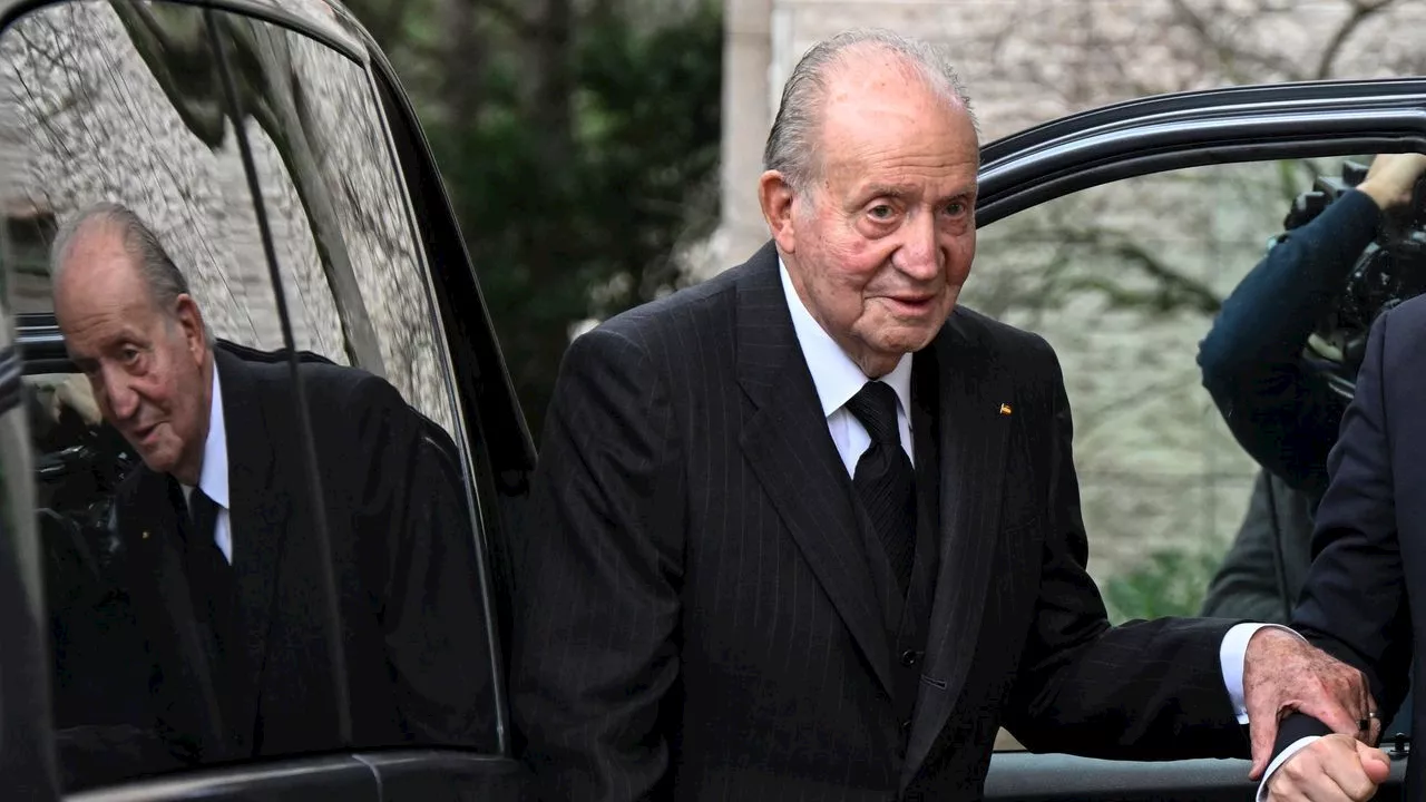 El Rey Juan Carlos Despide al Aga Khan IV en Lisboa