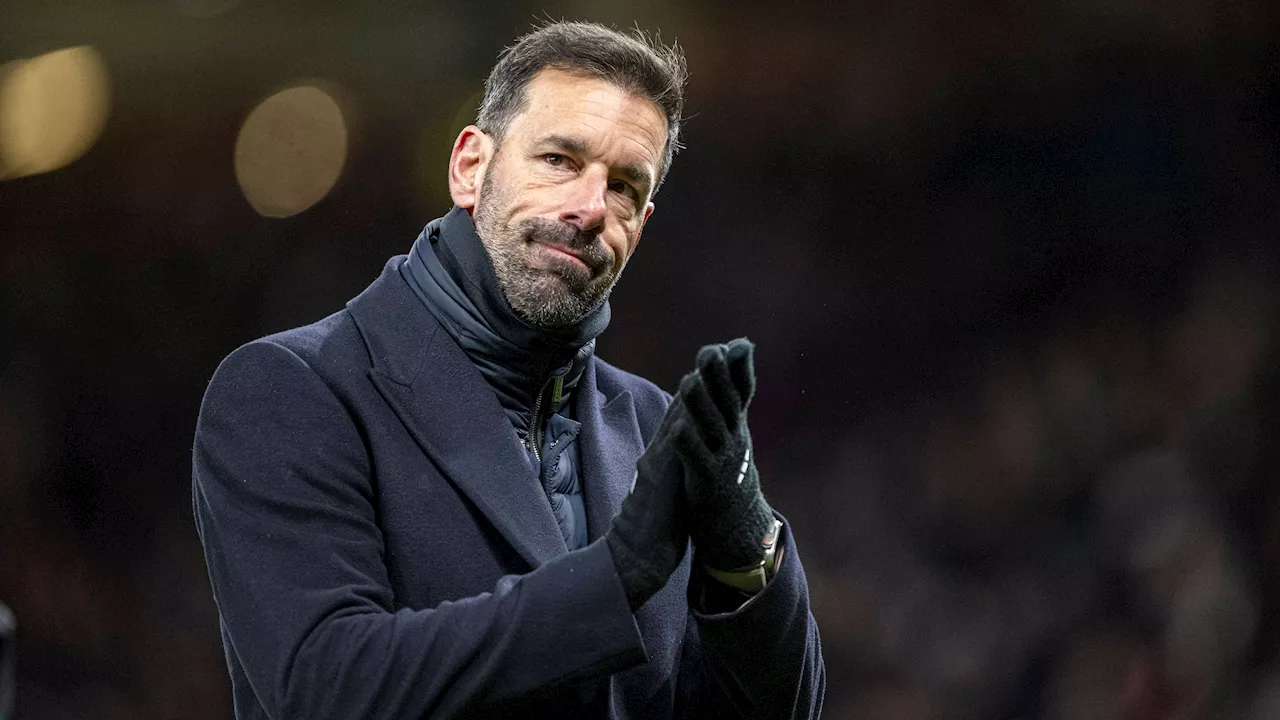 Ruud van Nistelrooij reageert opvallend kalm na arbitrale blunder in slotminuut Manchester United