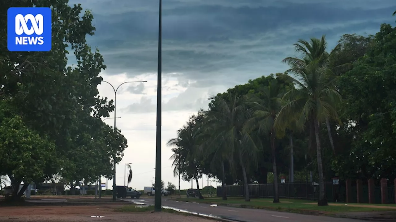 Northern WA residents brace for potential cyclone as tropical low looms off Broome coast