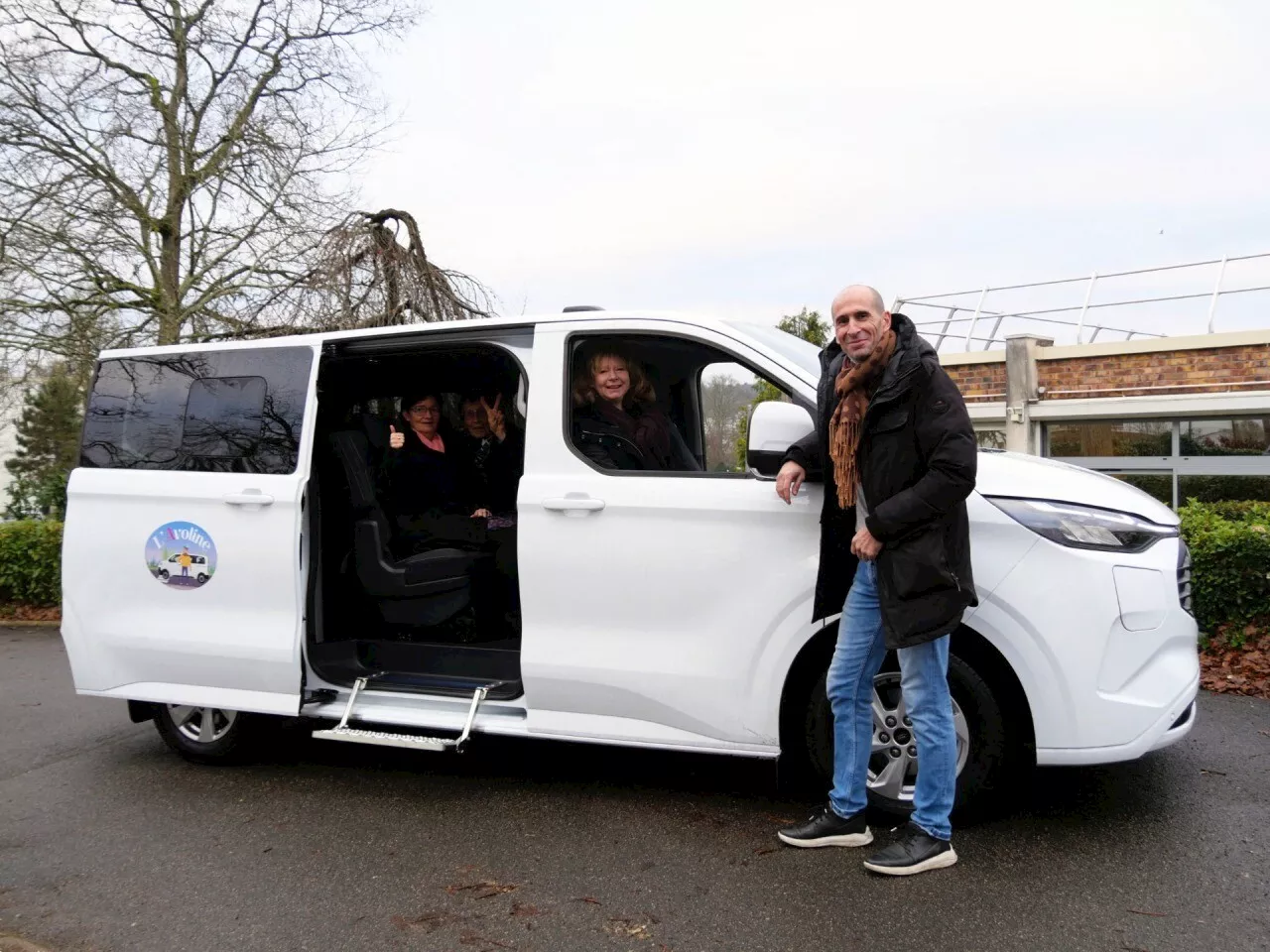 Avon lance un nouveau véhicule de transport à la demande pour les seniors