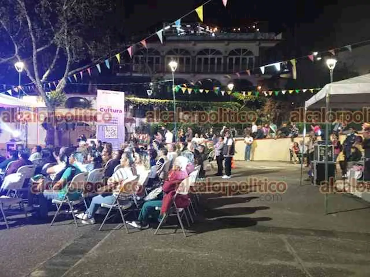 Con música, Xalli Big Band puso romántica la noche en el barrio Xallitic