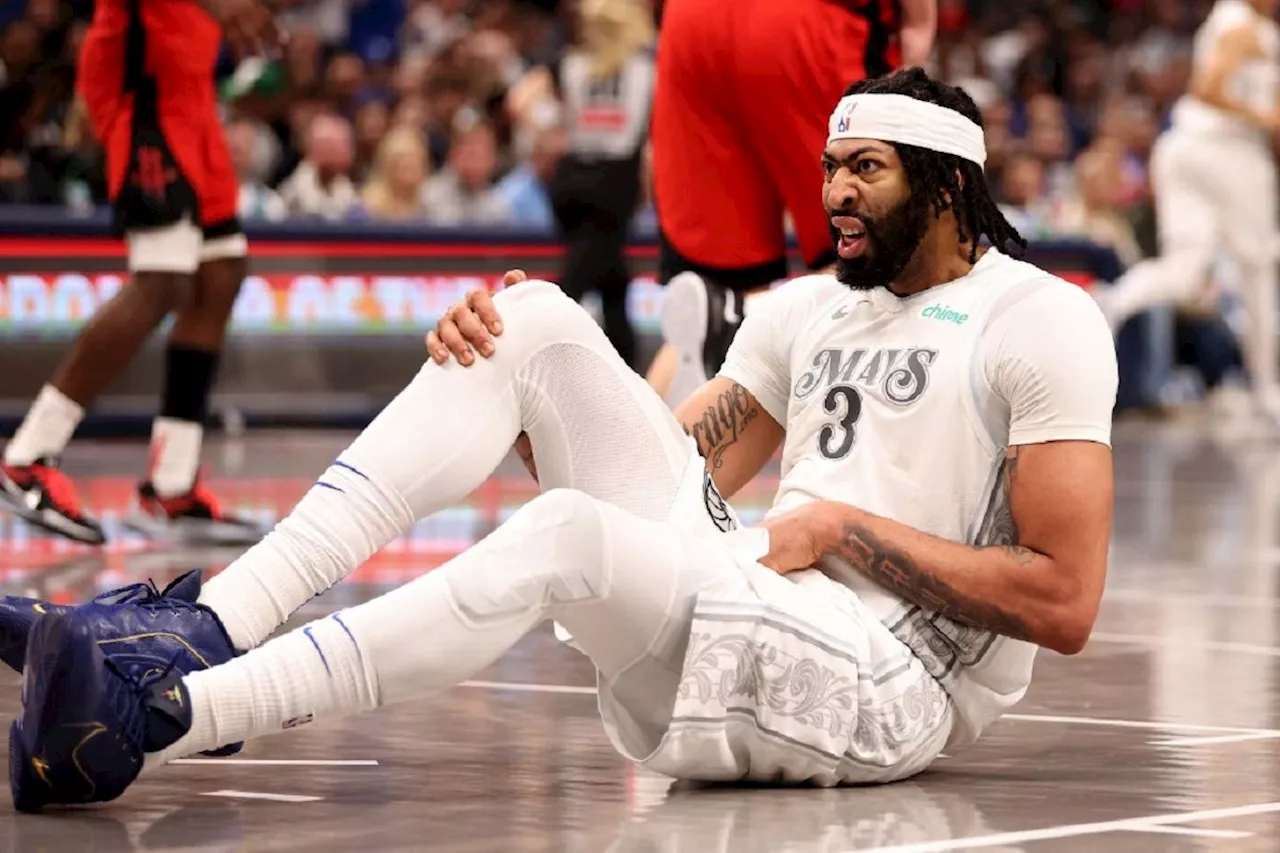 Anthony Davis Cedera Saat Debut untuk Dallas Mavericks