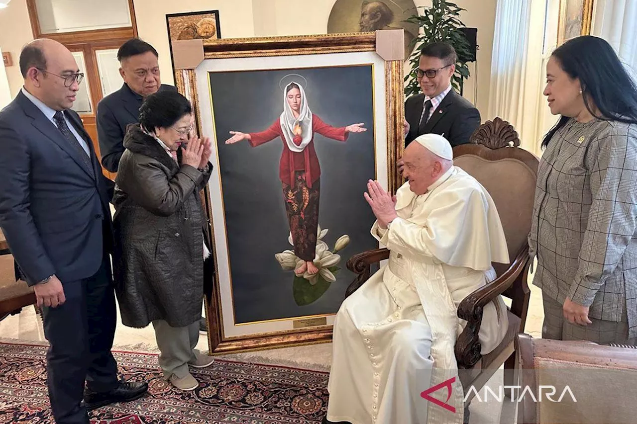 Paus Fransiskus Terima Megawati di Santa Marta