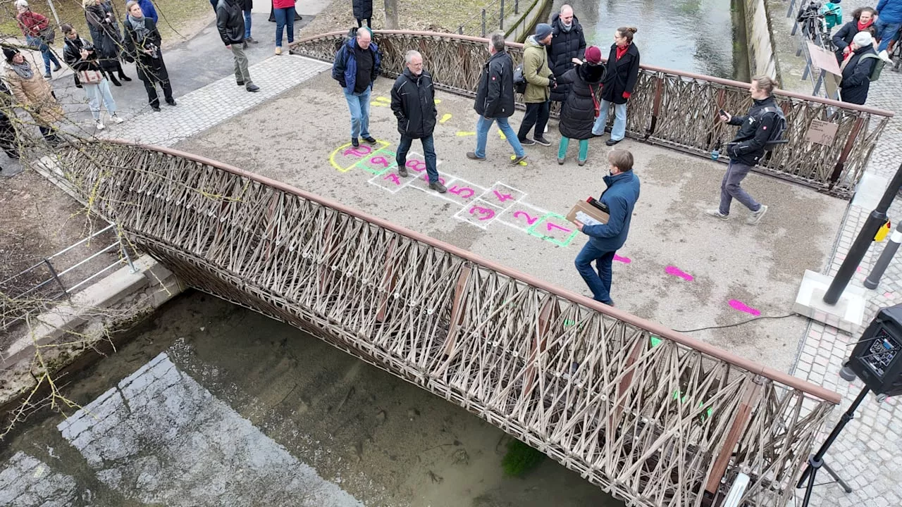 Ulm: Raten Sie mal, was diese Mini-Brücke gekostet hat