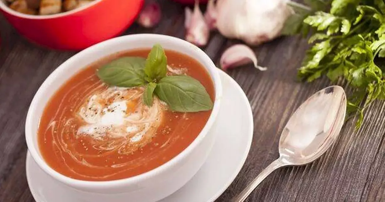 Quick & Easy Tomato & Pasta Soup: A Budget-Friendly Family Meal