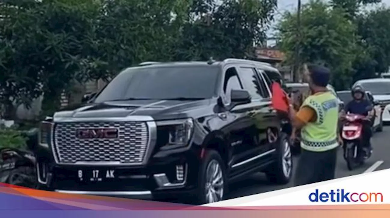 Viral Gus Iqdam Naik Mobil Mewah dengan Plat Nomor Palsu