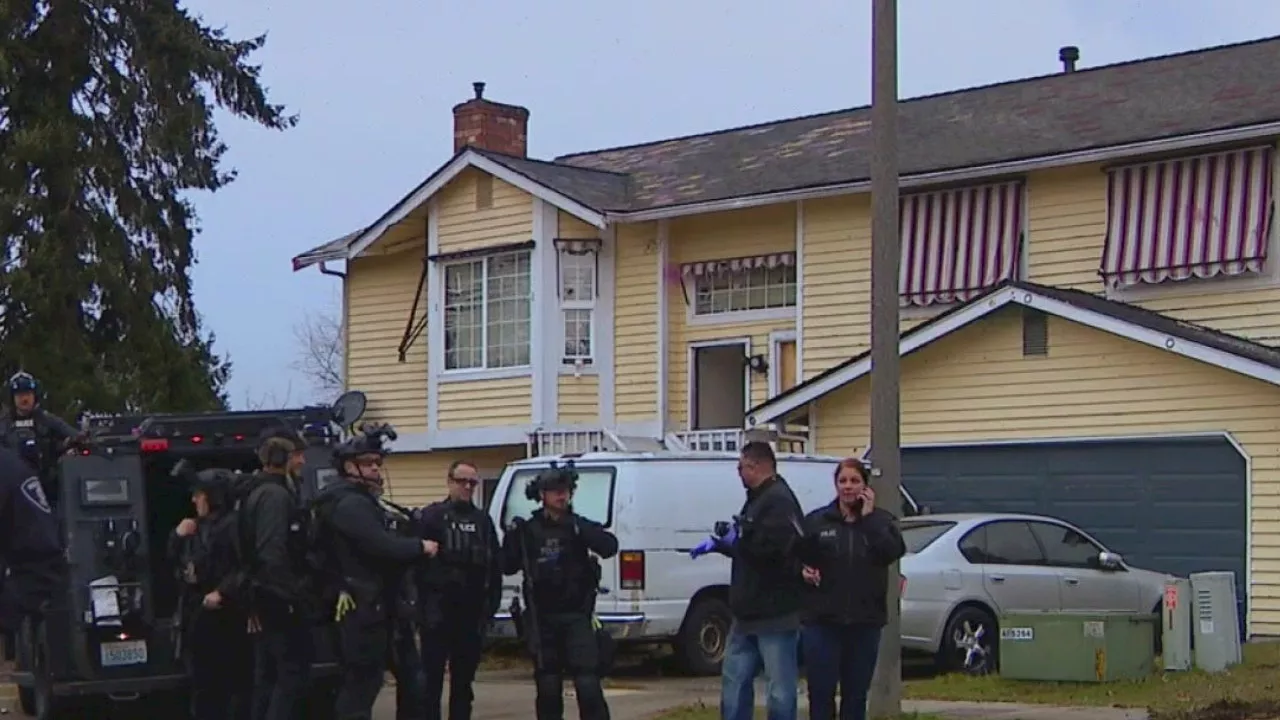 Renton Man Arrested After Firing Shots at Police During SWAT Standoff