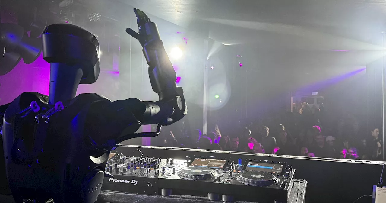 Robot DJ Takes Over San Francisco Nightclub