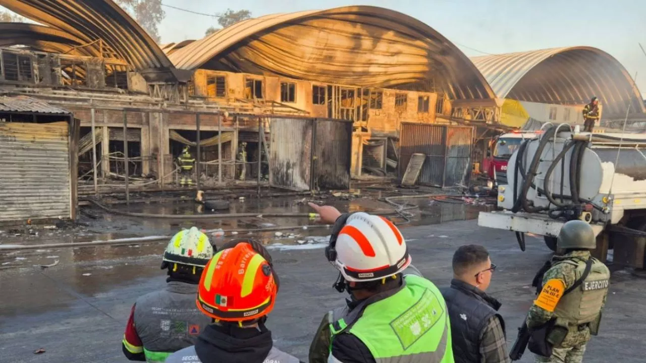 Incendio en Central de Abasto; 70 locales afectados, saldo blanco