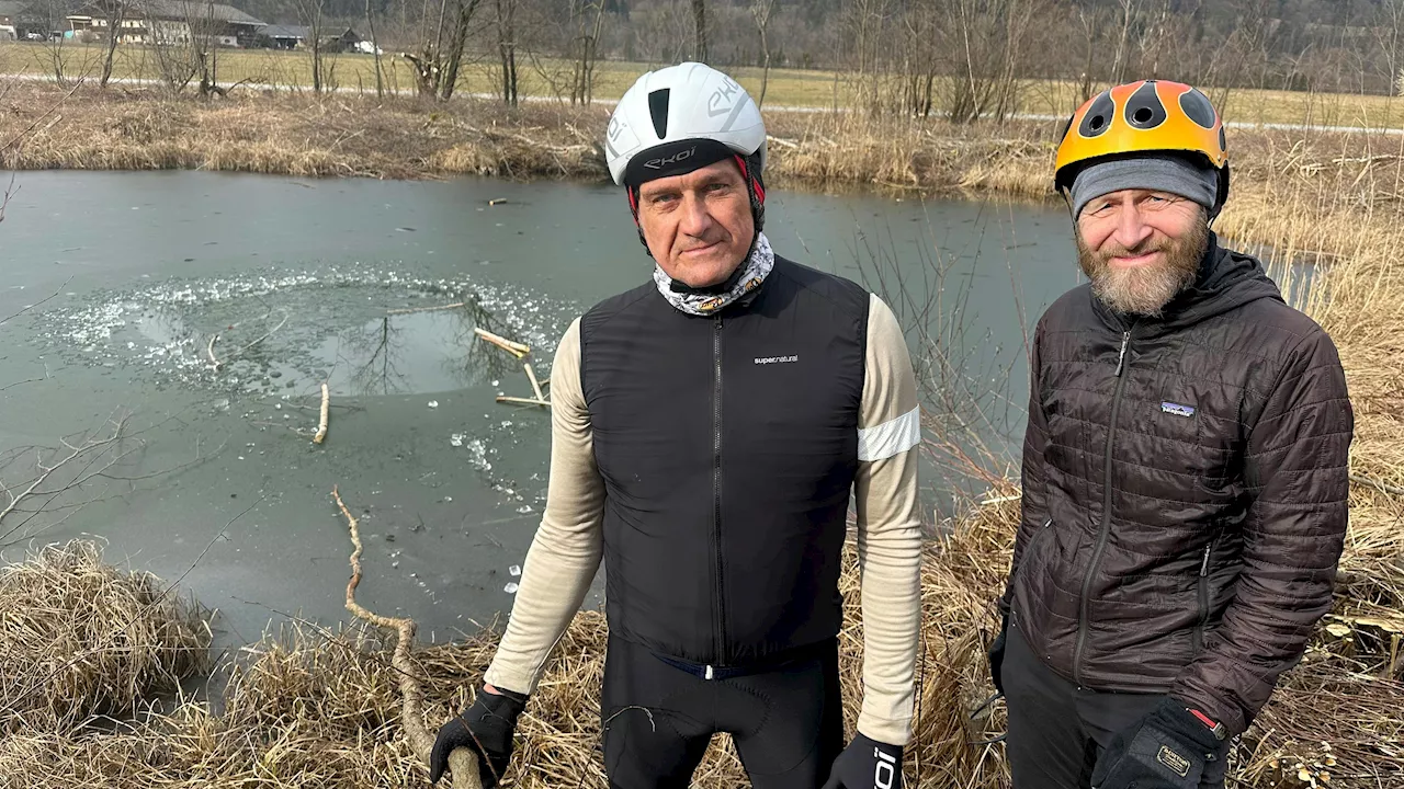  In Eis eingebrochen – Radfahrer ziehen Frau aus Wasser