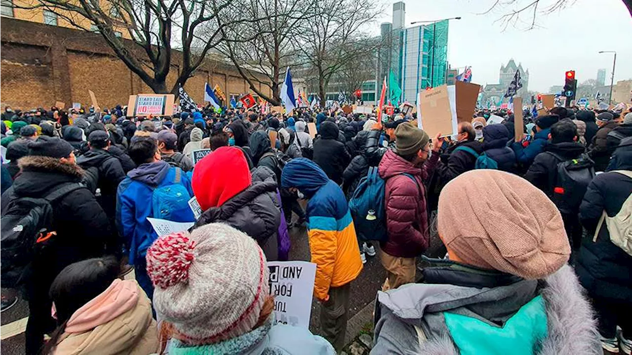 Более тысячи человек вышли на улицы Лондона против строительства «мега-посольства» Китая