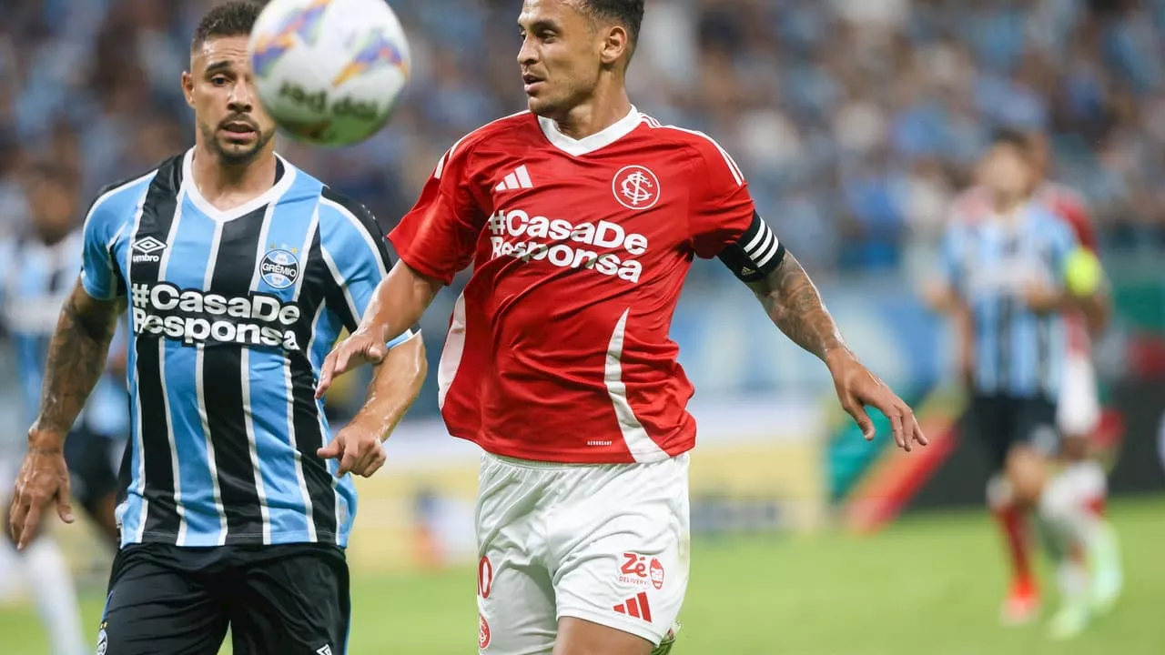 Grêmio e Inter empatam polêmico, e disputado, Gre-Nal 444