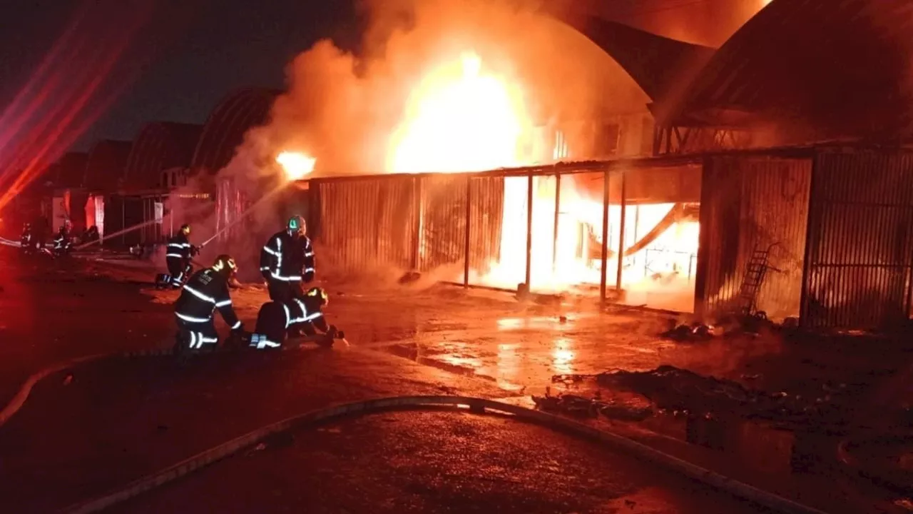 Central de Abasto ¿qué sabemos del incendio que dejó 70 locales dañados?