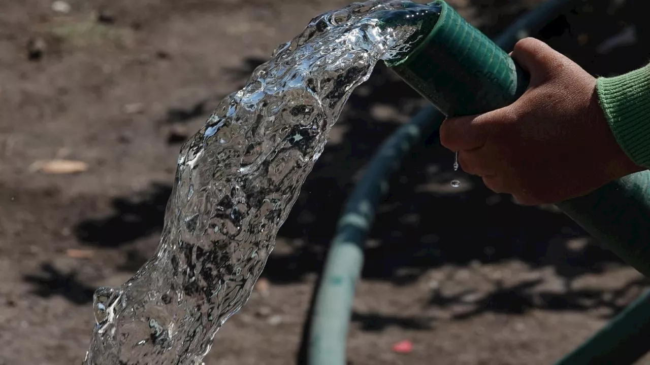 Venta de agua subsidiada por líderes afecta a colonias de Acapulco