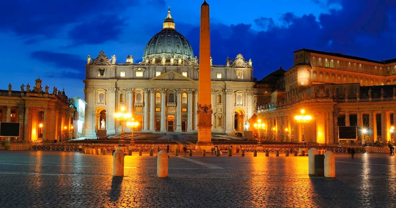 Vatican : un homme interpellé après avoir endommagé les candélabres dans la basilique Saint-Pierre