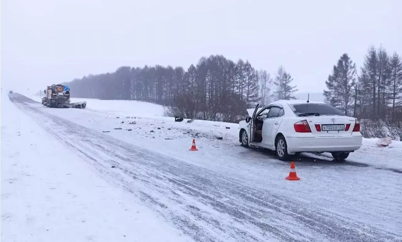 15-летний парень погиб в ДТП со снегоуборочным КамАЗом в Красноярском крае