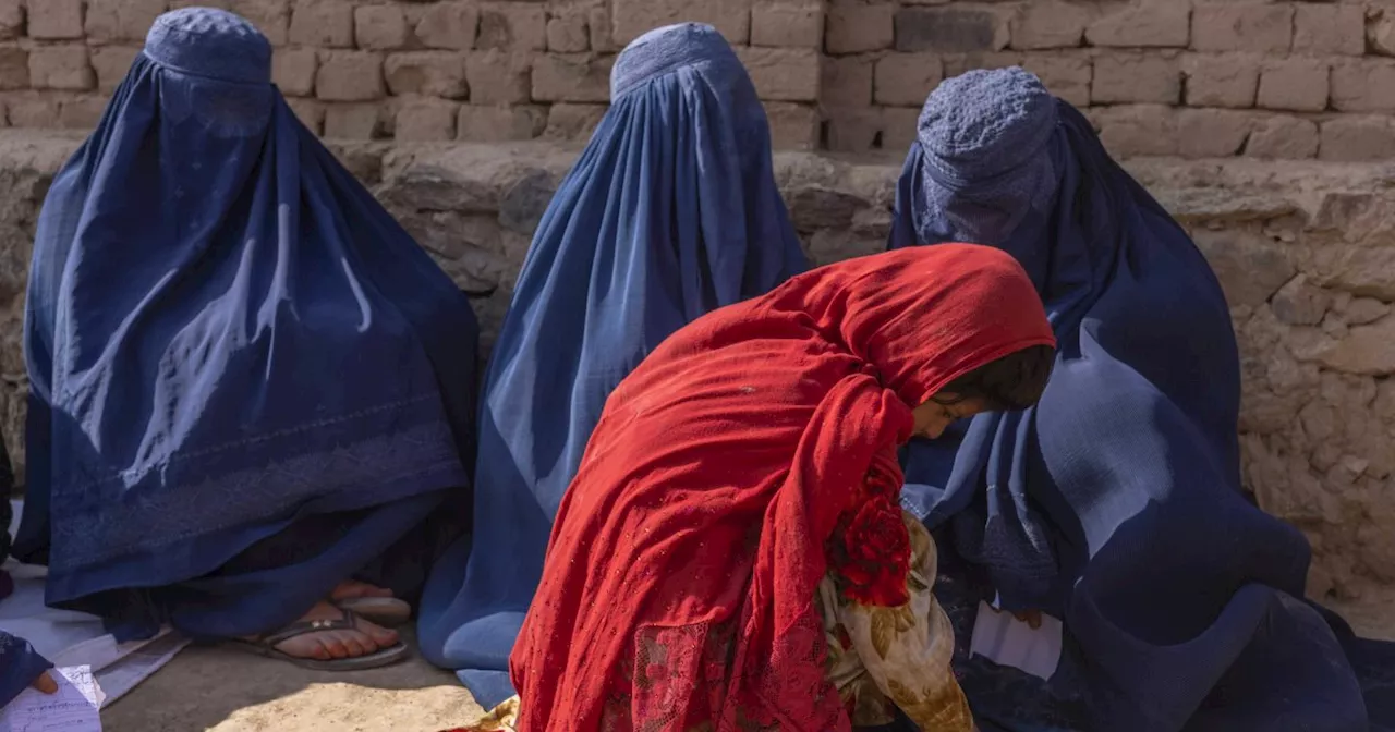 En Afghanistan, Sous le Règne des Talibans, les Femmes Vivent dans la Peur