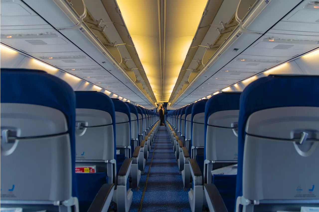 Passenger Offered $100 to Switch Seats by Claustrophobic Woman