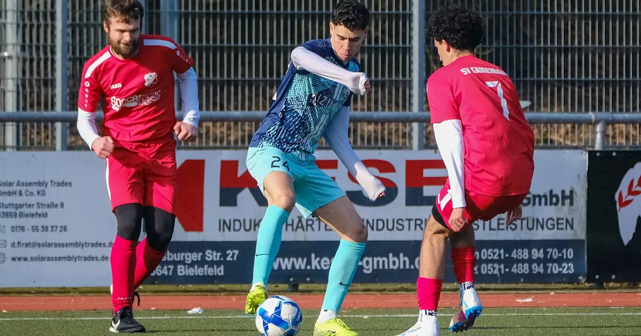 Fußball-Testspiele: VfL Theesen unterliegt Rheda, Niermann beendet Karriere