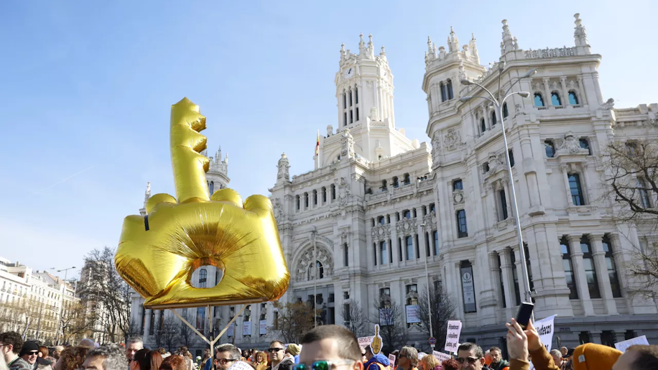 Miles de personas se manifiestan en Madrid para exigir que se aplique la ley de vivienda y se limiten los precios