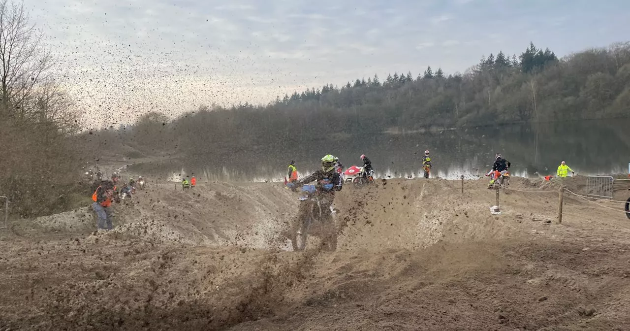 Motoren scheuren offroad in Eext: 'Zonder stuur en zonder rem vliegt-ie naar Jeruzalem'