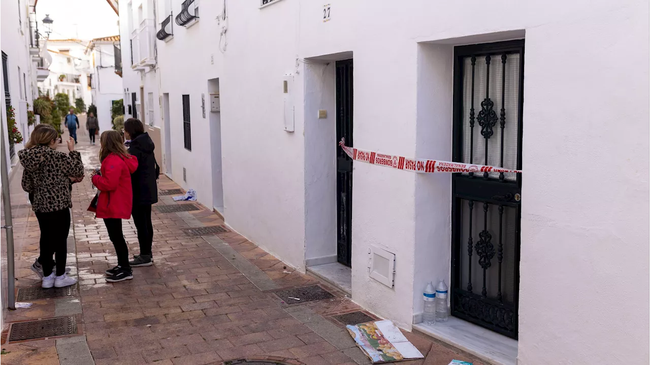 Detenido un hombre por asesinar a su mujer en presencia de sus hijos en Benalmádena, Málaga