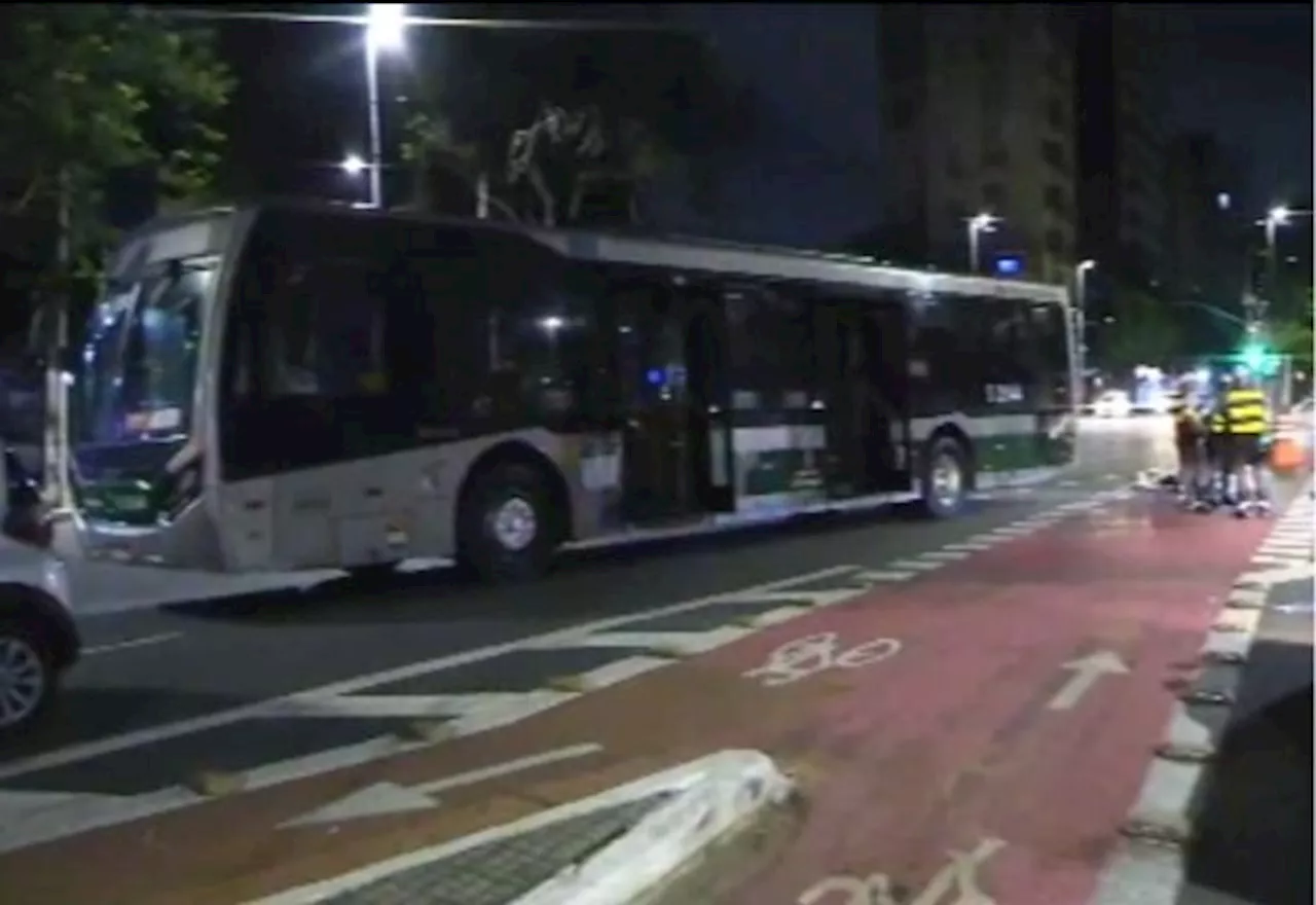 Moradora em situação de rua morre após ser atropelada por ônibus em São Paulo