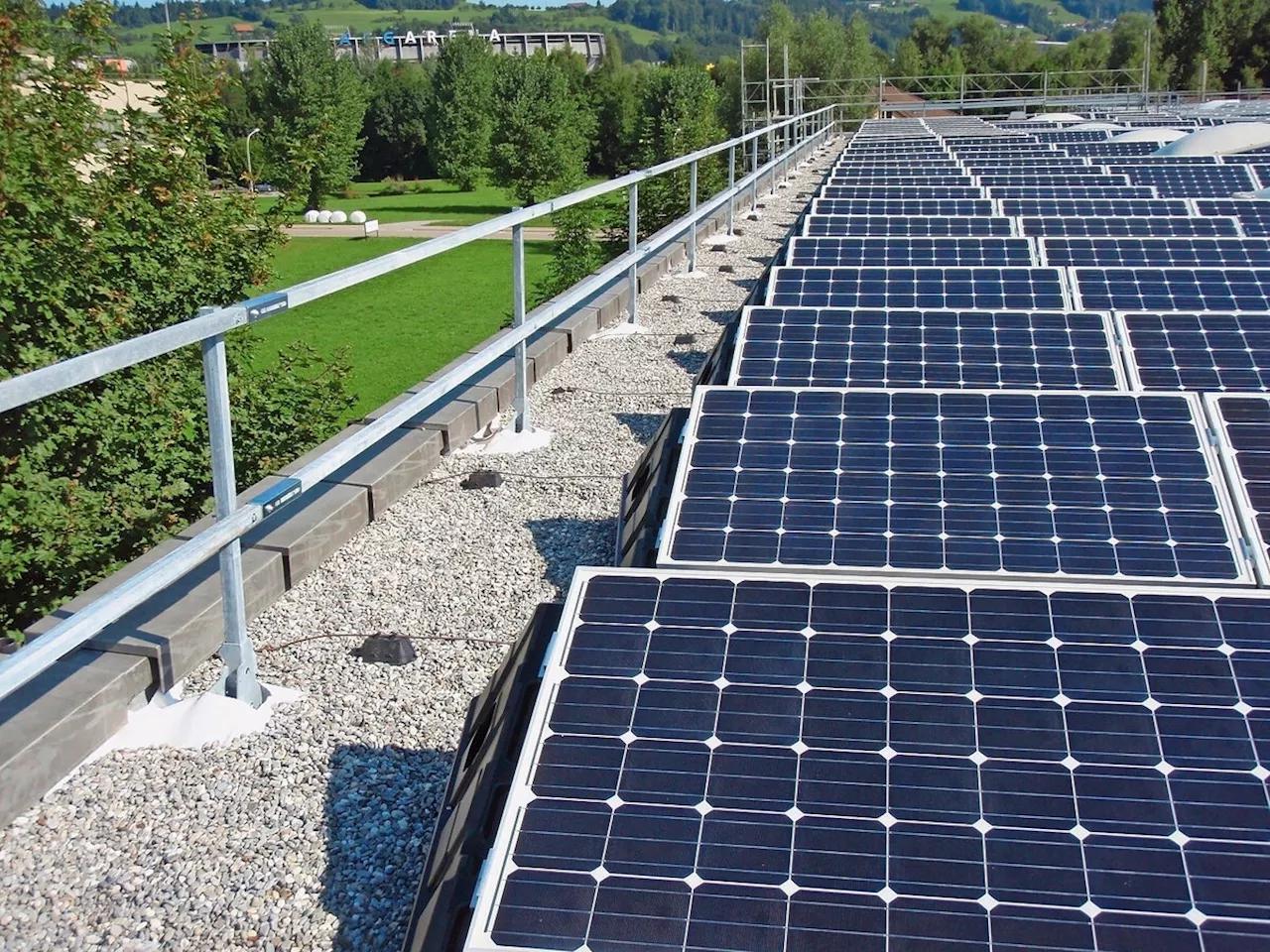 Bern lehnt Solarpflicht für Fassaden ab