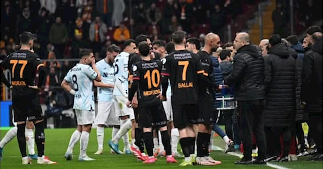 Galatasaray-Adana: il video della protesta dopo il rigore su Mertens e il gol di Morata