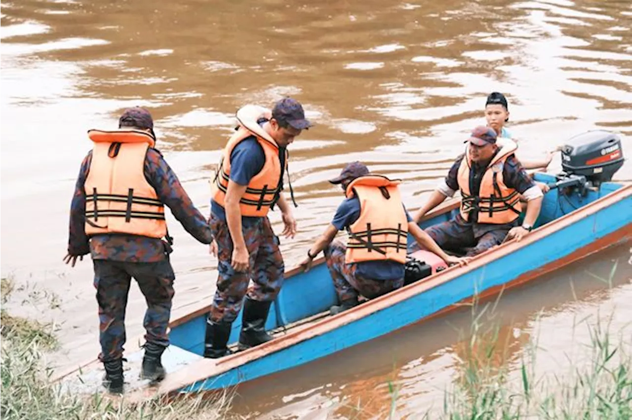 Orang Asli Woman Evacuated After Snake Bite in Perak