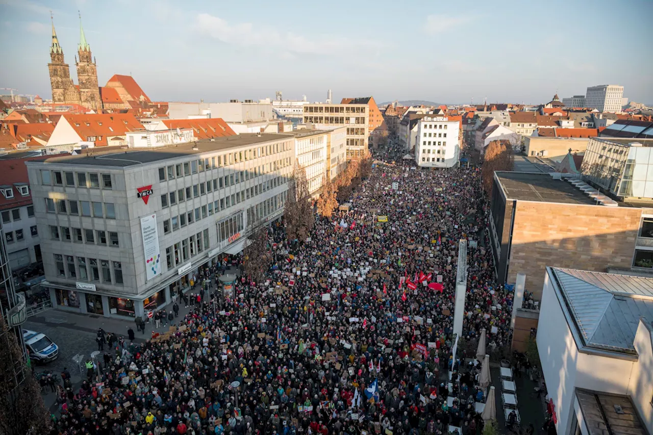 Mehrheit steht auf Boden der Demokratie - 25.000 demonstrieren in Nürnberg