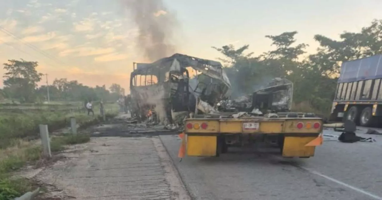 Tragédia na Rota Cancun - Tabasco: Ônibus em Chamas