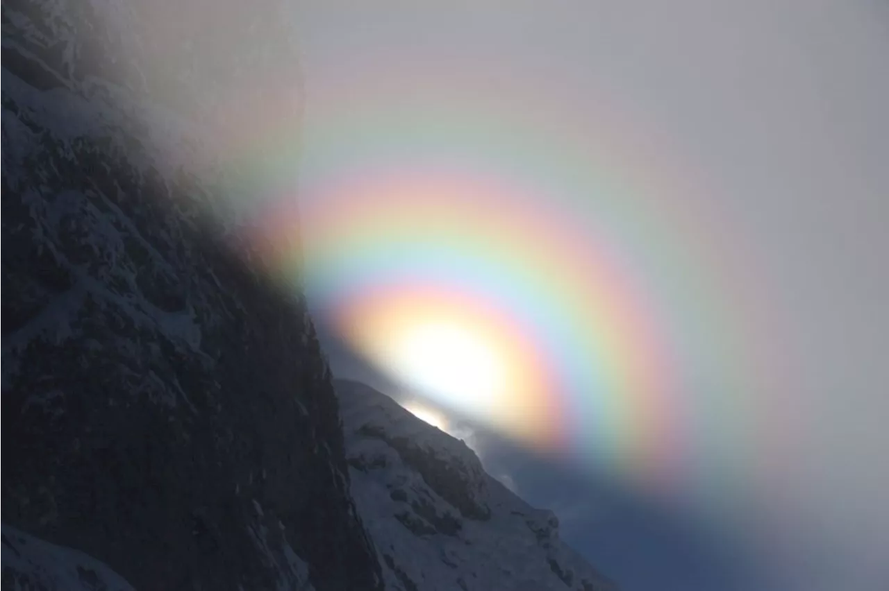 Faszinierendes Naturphänomen – so entstehen farbige Kränze um Sonne und Mond