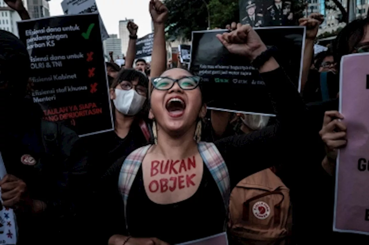 ‘Exhausted and hopeless’: More Indonesians seek escape as anger over quality of life, economy grows